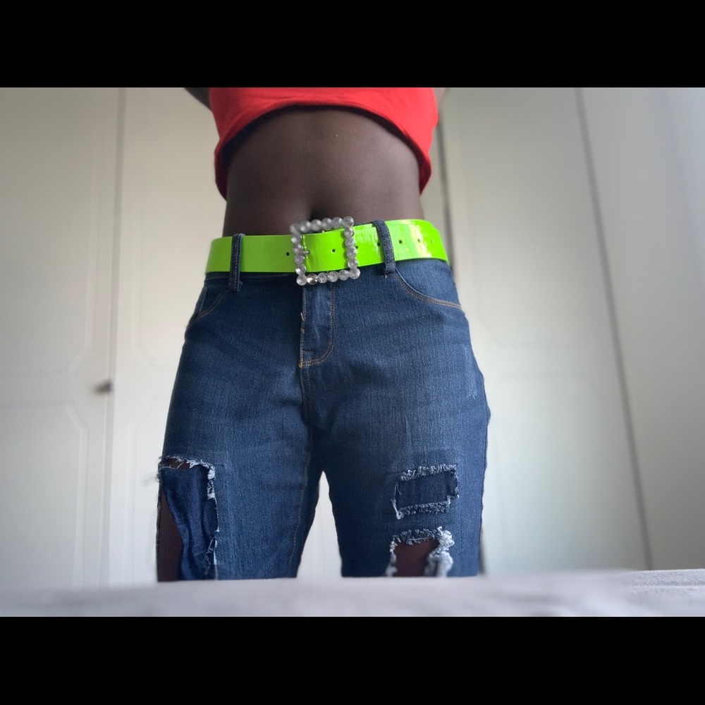 Washing blue jeans